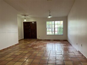 14340 SW 102nd St in Miami, FL - Building Photo - Building Photo