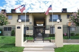 Hacienda Gardens in Rancho Cordova, CA - Foto de edificio - Building Photo