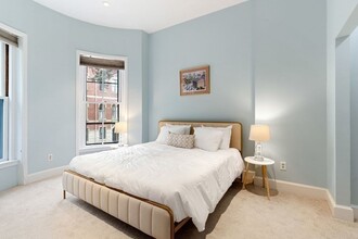 8 Greenwich Park, Unit 2 in Boston, MA - Building Photo - Building Photo
