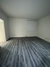 1600 S Bentley Ave, Unit 3 in Los Angeles, CA - Foto de edificio - Building Photo