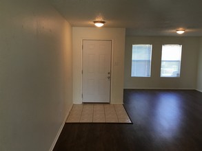 4105 Hunters Creek Dr in Fort Worth, TX - Building Photo - Building Photo