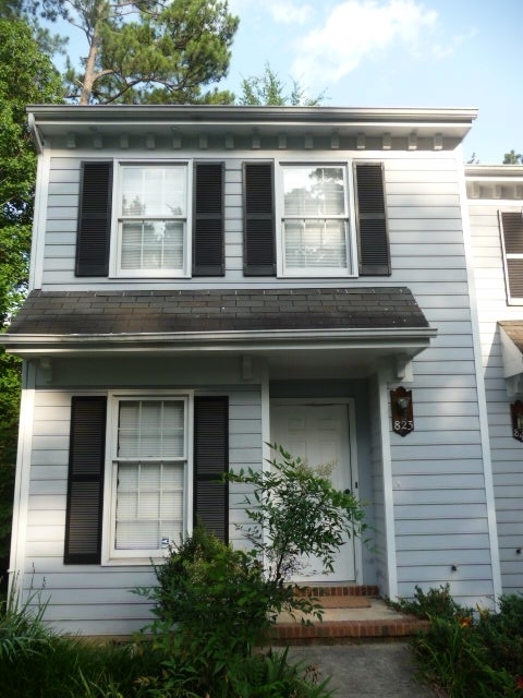 property at 823 Edwards St