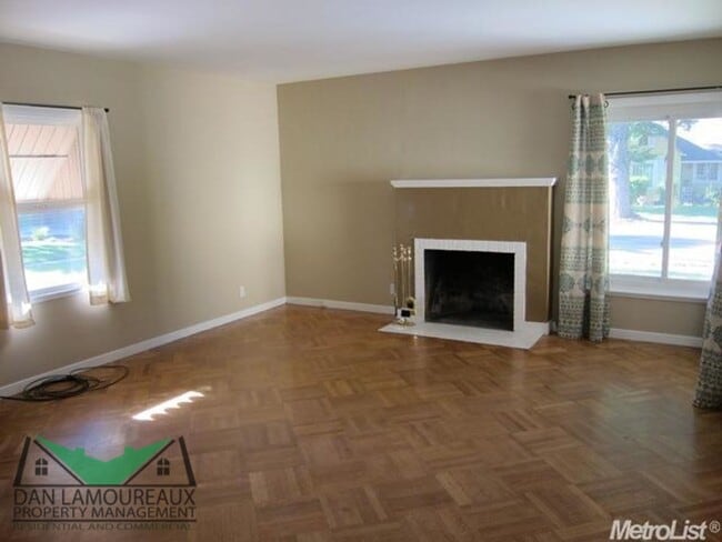 3208 11th Ave in Sacramento, CA - Building Photo - Building Photo