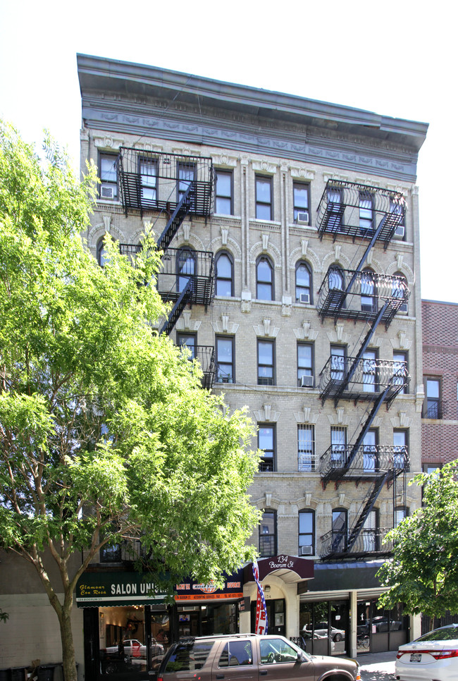 134-138 Boerum St in Brooklyn, NY - Building Photo - Building Photo