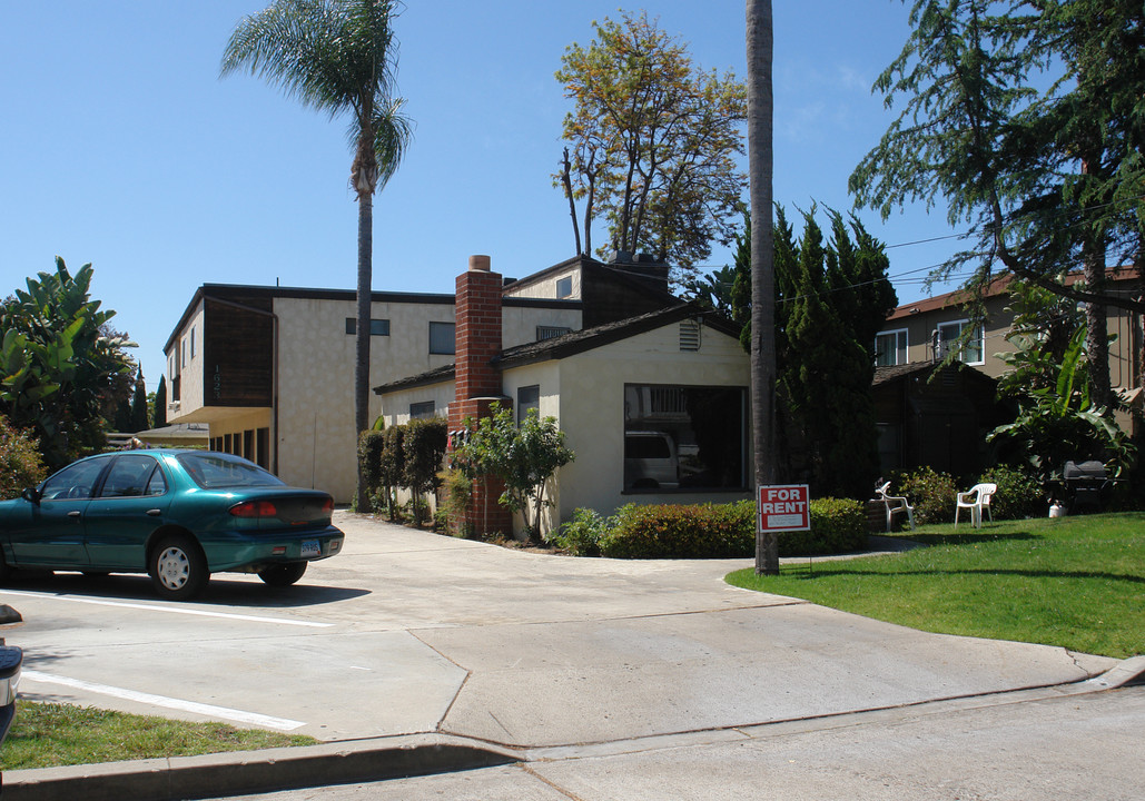 1621-1623 Oliver Ave in San Diego, CA - Building Photo