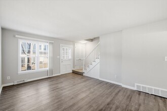 4273 W Cherrywood Ln in Brown Deer, WI - Building Photo - Building Photo