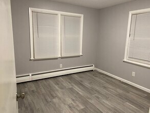 74 Saltonstall Ave, Unit 1 fist floor in New Haven, CT - Building Photo - Building Photo