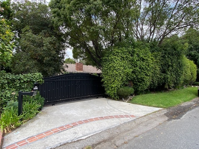 property at 4629 Forman Ave