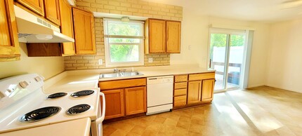5205 N Montclair Ave in Peoria Heights, IL - Building Photo - Building Photo