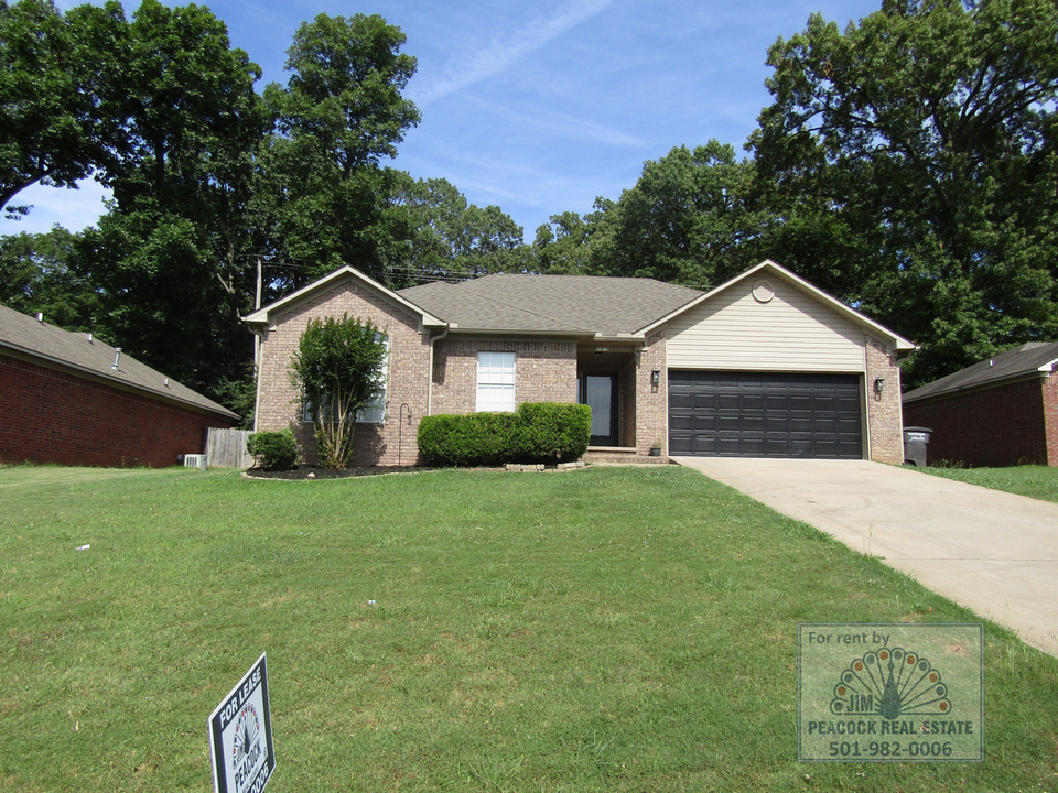 1210 Pinnacle Dr in Jacksonville, AR - Building Photo