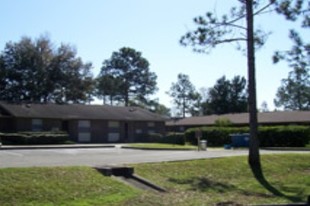 Cherry Tree Apartments in Palatka, FL - Building Photo