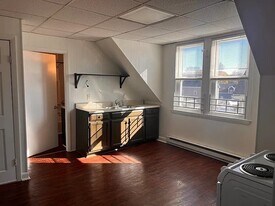 9 Carlton St, Unit #3 in Peabody, MA - Building Photo