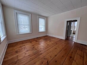 9 Forest St in Exeter, NH - Building Photo - Building Photo