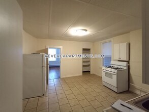 31 Elmwood St-Unit -2 in Revere, MA - Building Photo - Building Photo