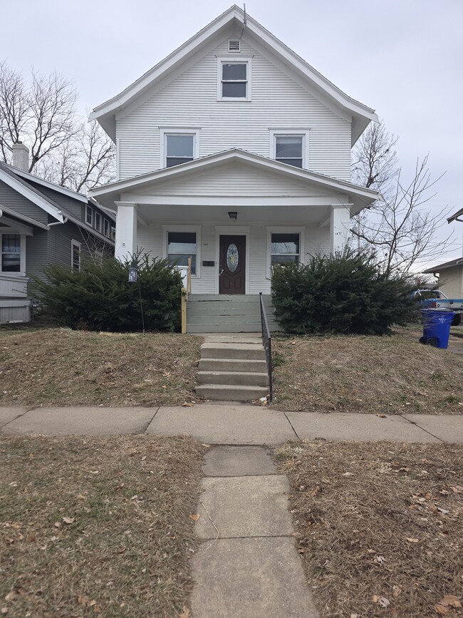 property at 1837 Grande Ave SE