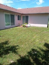 6802 SW 34th Ct in Miramar, FL - Building Photo - Building Photo