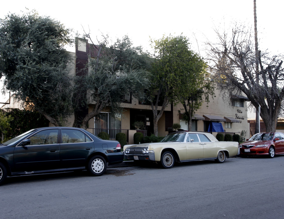 Villa Yolanda in Tarzana, CA - Building Photo