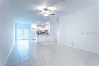 32025 Powderpuff Mimosa Dr in San Antonio, FL - Foto de edificio - Building Photo