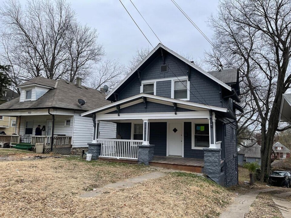 1025 Waverly Ave in Kansas City, KS - Building Photo