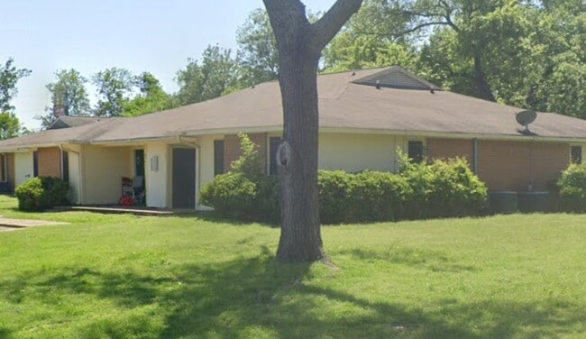 property at 920 E Sumpter St