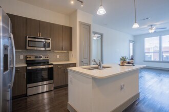 The Grand at La Centerra in Katy, TX - Foto de edificio - Interior Photo