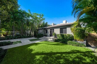 861 NE 74th St in Miami, FL - Building Photo - Building Photo