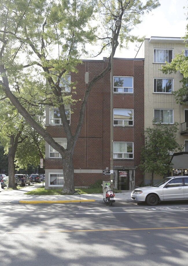 3397 Édouard-Montpetit in Montréal, QC - Building Photo - Building Photo