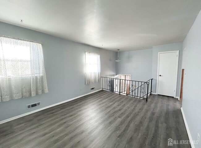 11A Foothills Dr in South River, NJ - Building Photo - Building Photo