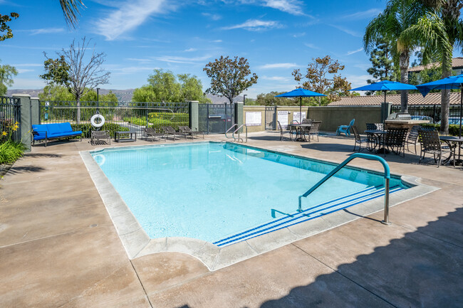 Overlook at Anaheim Hills Apartments 55+ in Anaheim, CA - Building Photo - Building Photo