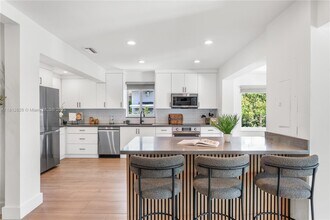 3291 SW 16th Ln in Miami, FL - Building Photo - Building Photo
