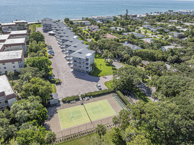 5300 Jimmy Buffett Mem Hwy in Indian River Shores, FL - Building Photo - Building Photo