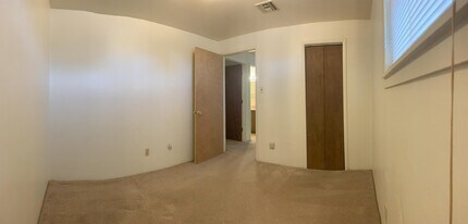 1120 N Oak St in Clovis, NM - Building Photo - Building Photo