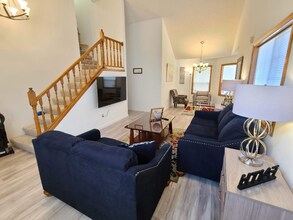 547 NE 27th St in McMinnville, OR - Foto de edificio - Building Photo