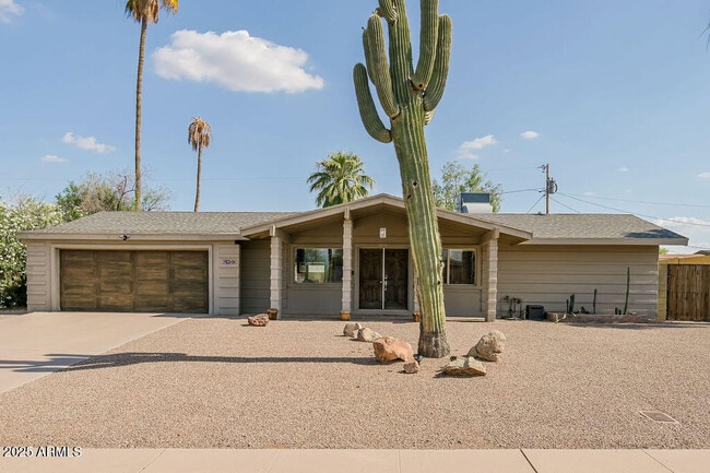 2611 E Cheryl Dr in Phoenix, AZ - Foto de edificio - Building Photo
