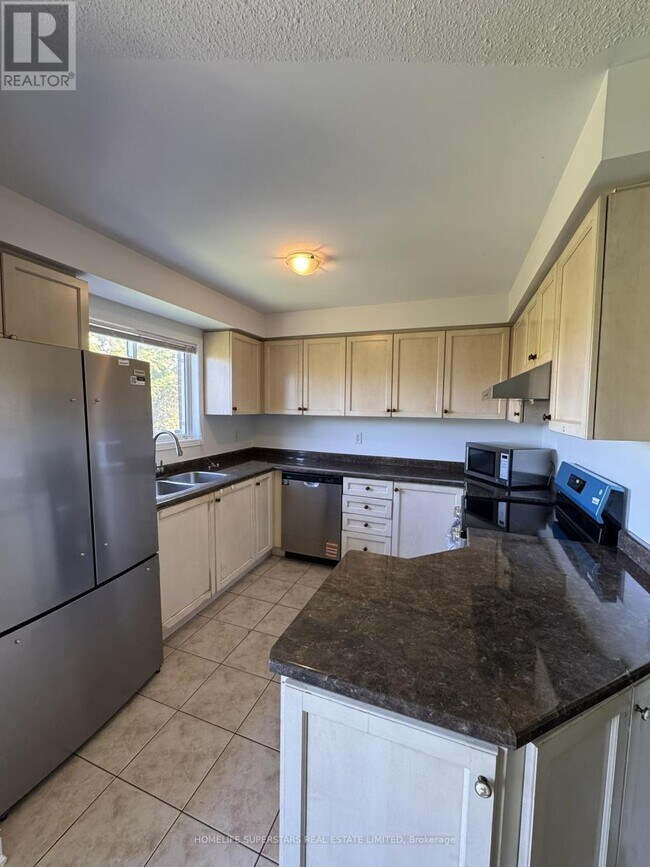 93 Mare Crescent in Toronto, ON - Building Photo - Building Photo