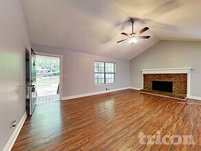 4807 Alpine Dr SW, Unit 1323-A in Lilburn, GA - Foto de edificio - Building Photo