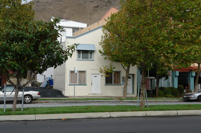 1107 Airport Blvd in South San Francisco, CA - Foto de edificio - Building Photo