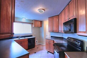 1111 Jack Block Ct in Crosby, TX - Building Photo - Building Photo