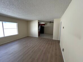 548 Short St in Inglewood, CA - Building Photo - Building Photo