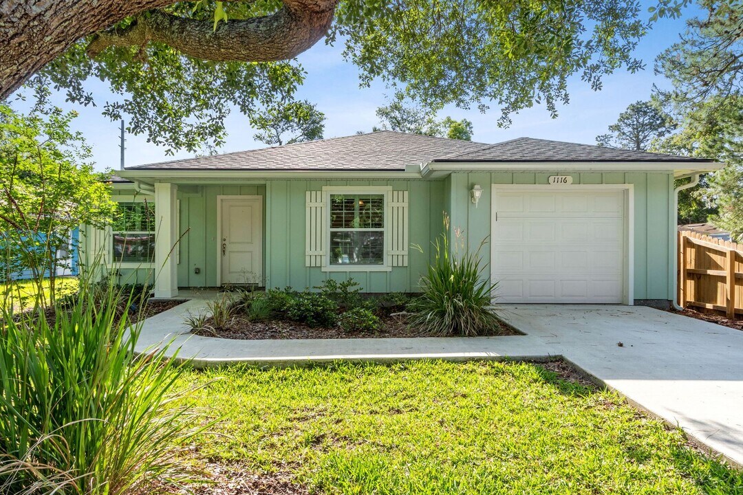 1116 S 10th St in Fernandina Beach, FL - Building Photo
