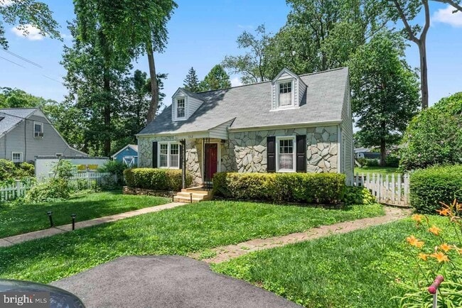 property at 7312 Poplar Ct