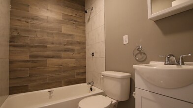 4932 W Thompson St in Philadelphia, PA - Building Photo - Building Photo