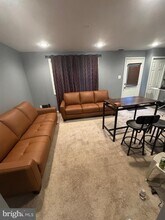 8163 Curving Creek Ct in Springfield, VA - Building Photo - Building Photo