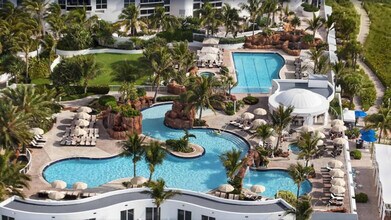 18001 Collins Ave in Sunny Isles Beach, FL - Building Photo - Building Photo