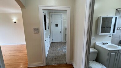 8746 S Dauphin Ave in Chicago, IL - Building Photo - Building Photo