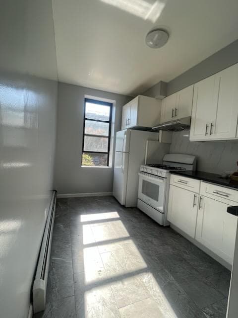 93-38 43rd Ave in Queens, NY - Foto de edificio - Building Photo