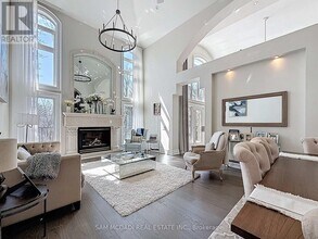 2022 Eckland Ct in Mississauga, ON - Building Photo - Building Photo