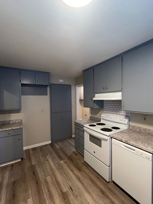 4915 Orchid Way in Sacramento, CA - Building Photo - Building Photo