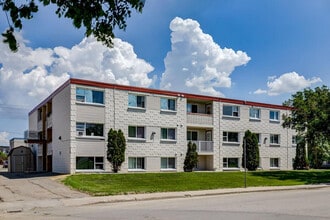 Haworth Manor in Regina, SK - Building Photo - Building Photo