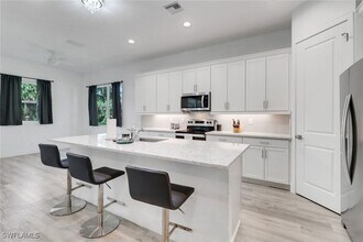 3320 41st Ave NE in Naples, FL - Building Photo - Building Photo